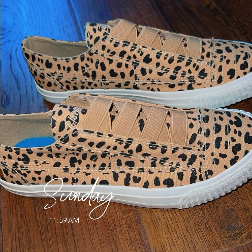 Blowfish no lace sneakers
